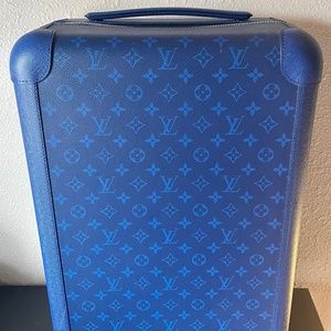 Louis Vuitton Horizon 55 Rolling Luggage